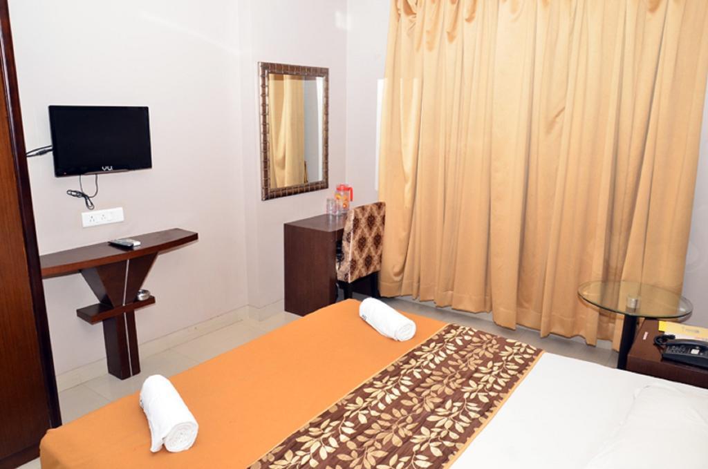 Hotel Blue Lagoon Daman Extérieur photo