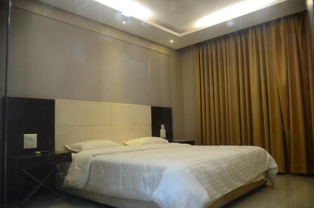 Hotel Blue Lagoon Daman Extérieur photo